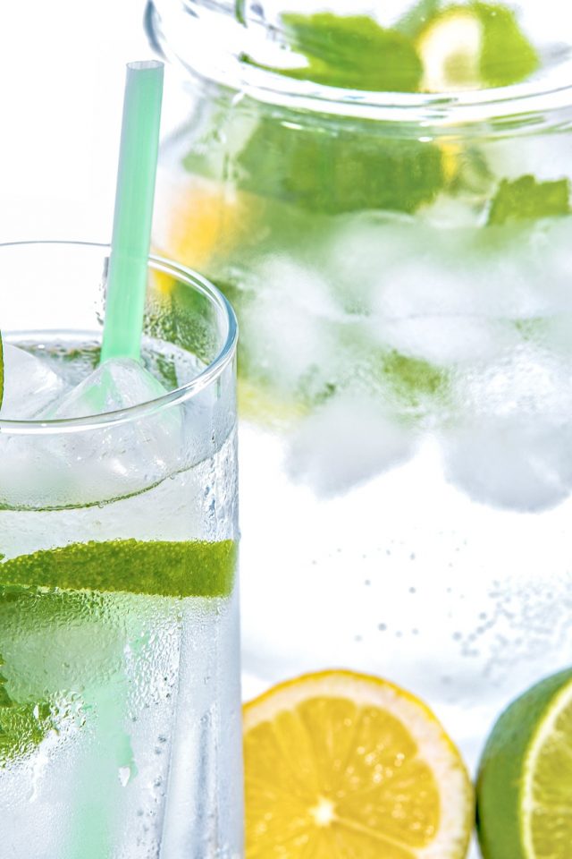 mineral-water-1532300_1920 mineral-water-1532300_1920
